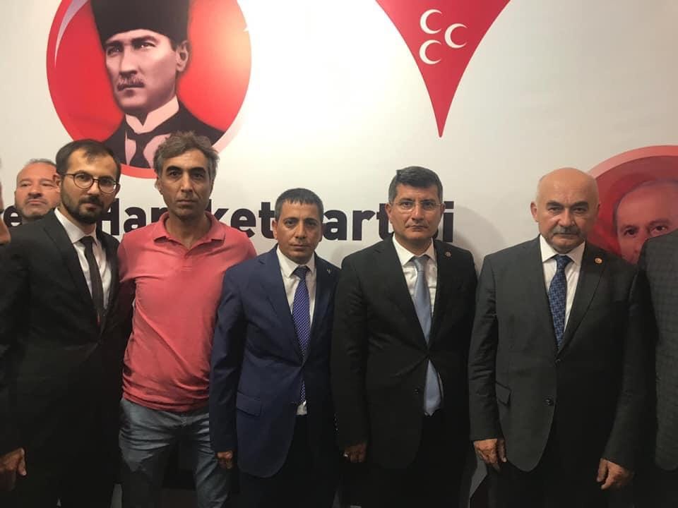 Ne mutlu Türküm Diyene!