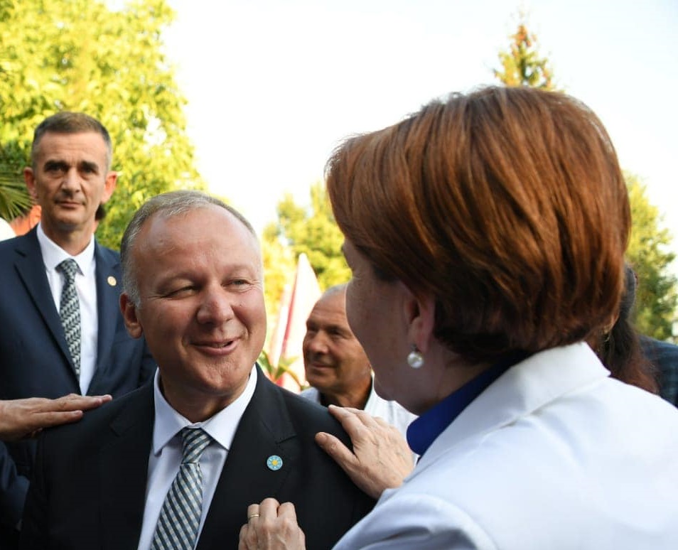 İYİ isen, Demokrasine ve Ülkene Sahip Çıkacaksın!