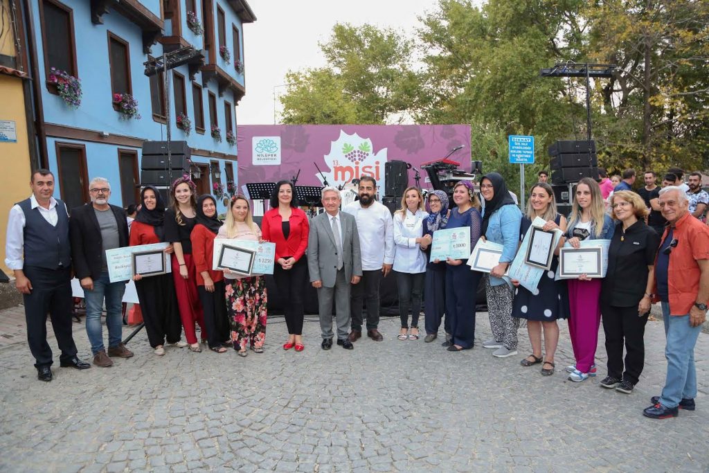 Lezzeti bol şenlikte çocuklar da büyükler de eğlendi