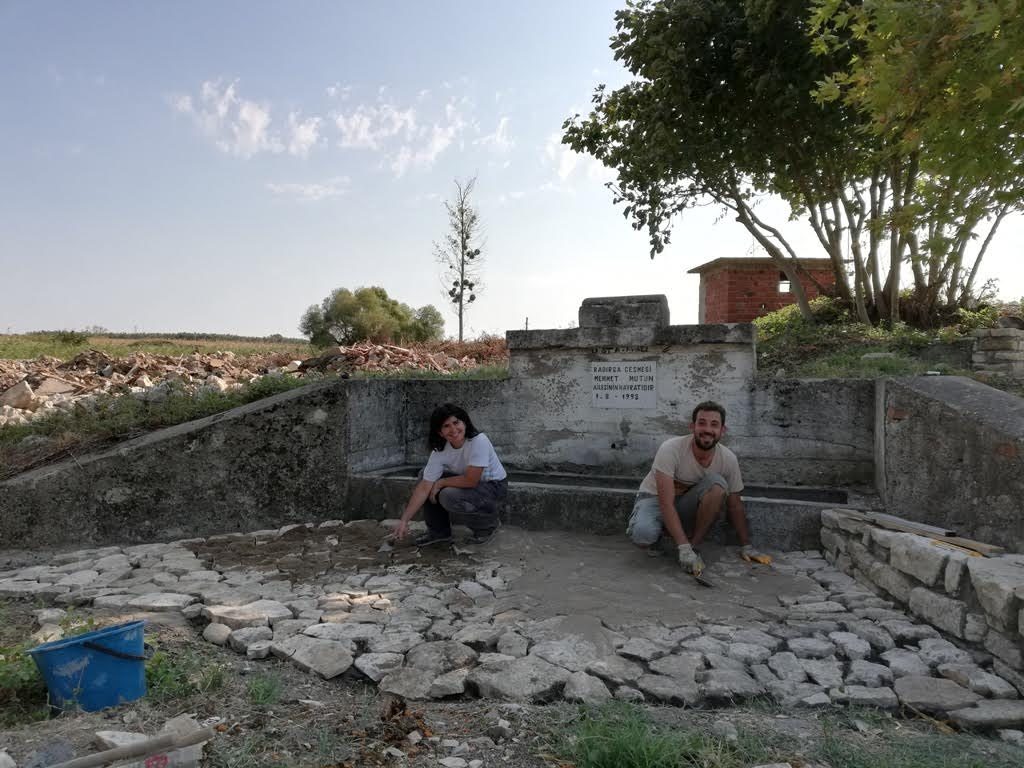 Taş ustaları belediye çalışanlarına eğitim veriyor