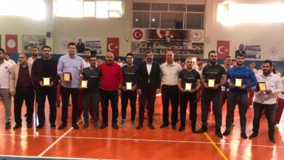 GÜRSULU BAŞARILI SPORCULAR ÖDÜLLENDİRİLDİ