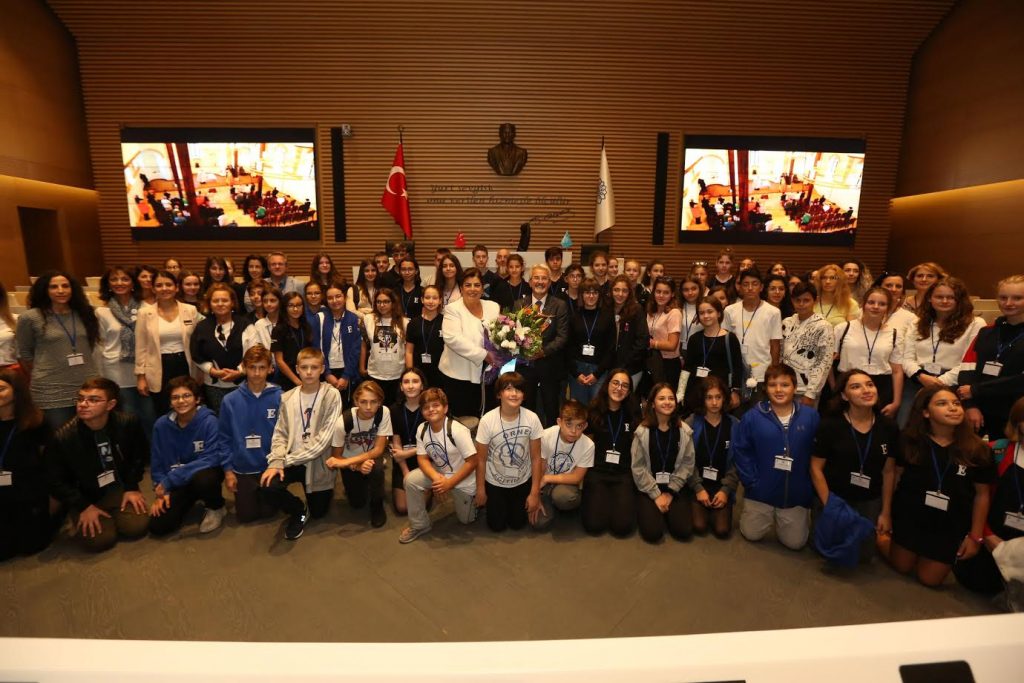 Başkan Erdem yabancı  öğrencilere Nilüfer’i anlattı
