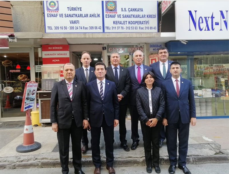 Elleri Bomboş…