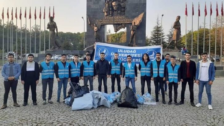 Ülkücülerden Bursa Temizliği…