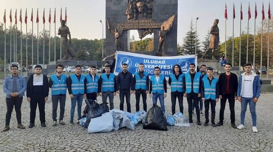 Ülkücülerden Bursa Temizliği…