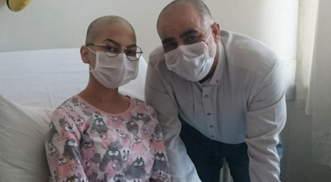 Azra Seni Bekliyor…