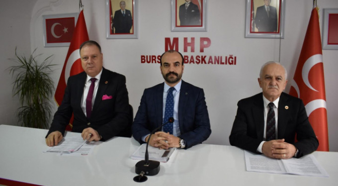 “Kalk O Koltuktan! Hayırsız Hayri!”