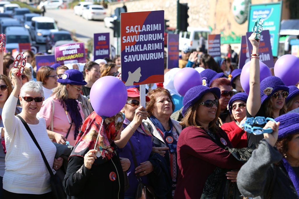 Kadınlar dayanışmayı yeşertiyor