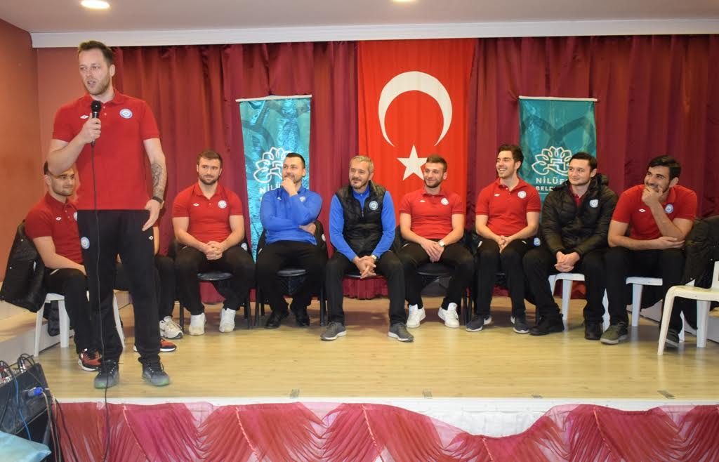 Hentbolculardan öğrencilere tavsiyeler