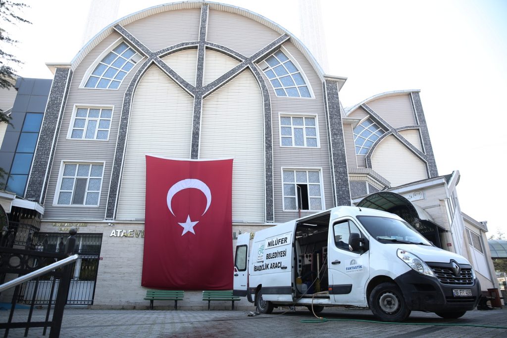 Nilüfer’de ibadethaneler temizleniyor