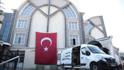 Nilüfer’de ibadethaneler temizleniyor