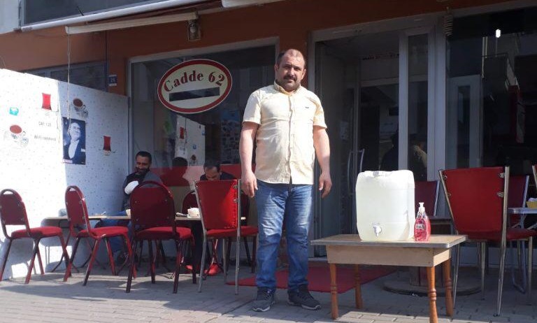 “Cadde 62” kıraathanesinden Coronavirüsüne karşı önlem