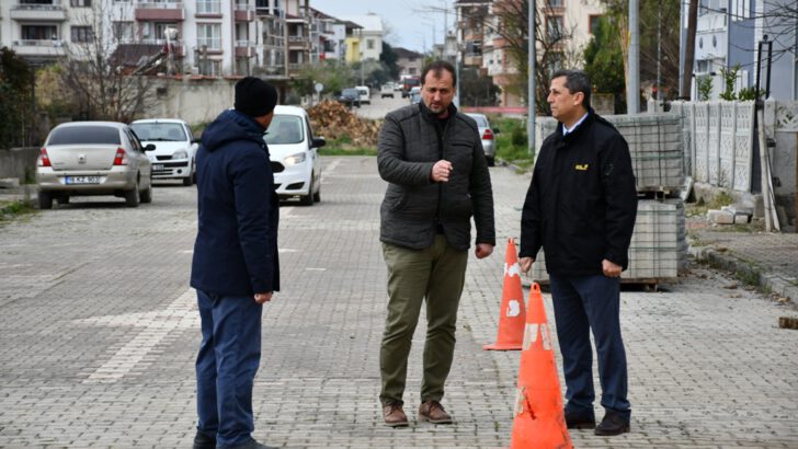 BAŞKAN USTA, KUZGUN SOKAKTA  YOL VE PARKE ÇALIŞMALARINI İNCELEDİ