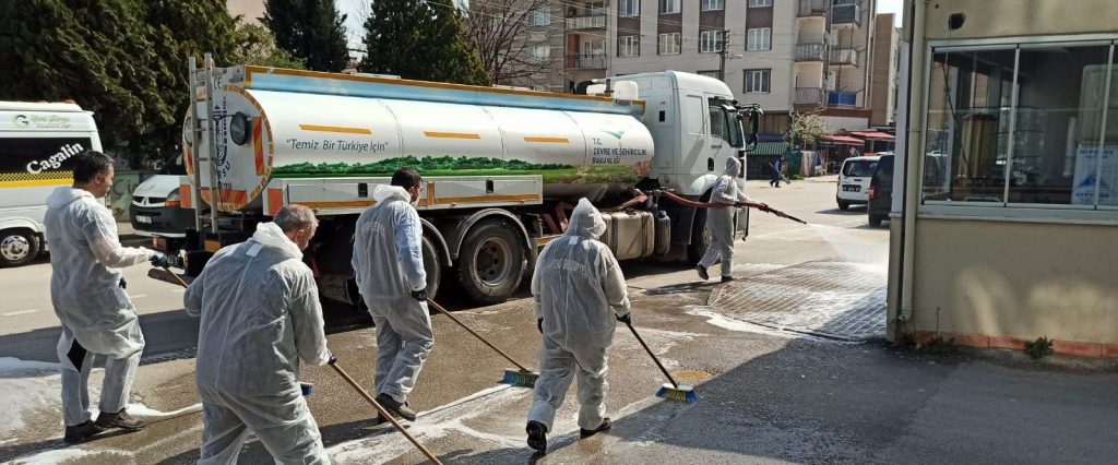 “YARINLARDA CADDELERİMİZDE SAĞLIKLA DOLAŞABİLMEMİZ İÇİN BUGÜNLERDE EVLERİMİZDEN ÇIKMAYALIM”