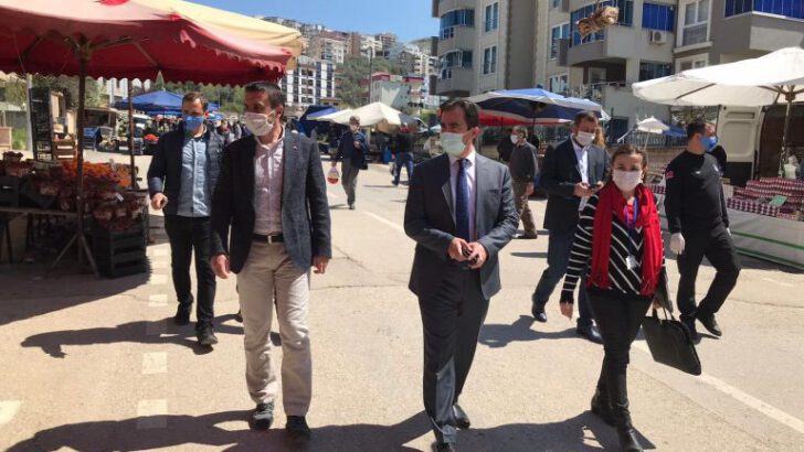 Başkan Önder Tanır, Pazar Yerlerini Denetleyip Maske Dağıttı