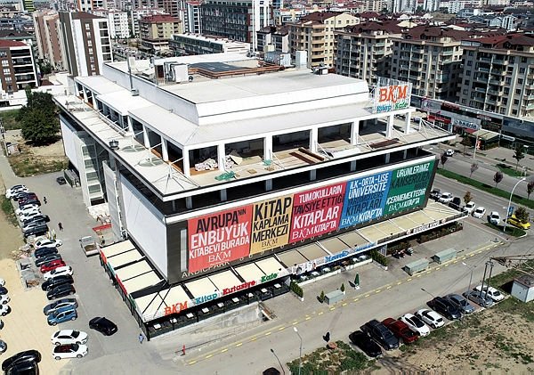 BURSA KİTAP OKUMAYI SEVİYOR