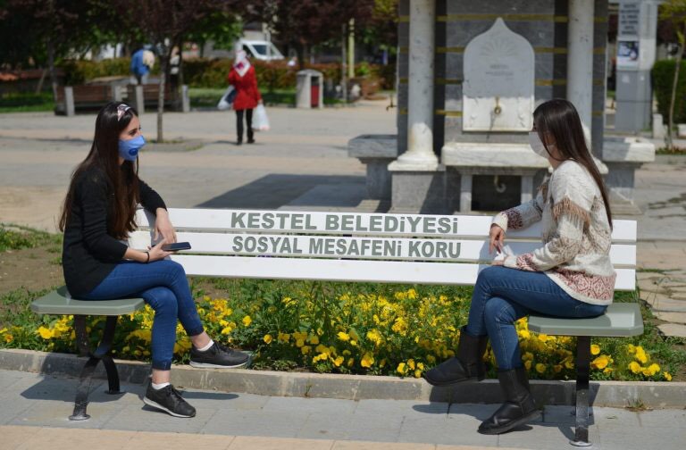 Sosyal Mesafeli Banklar Büyük Beğeni Topladı