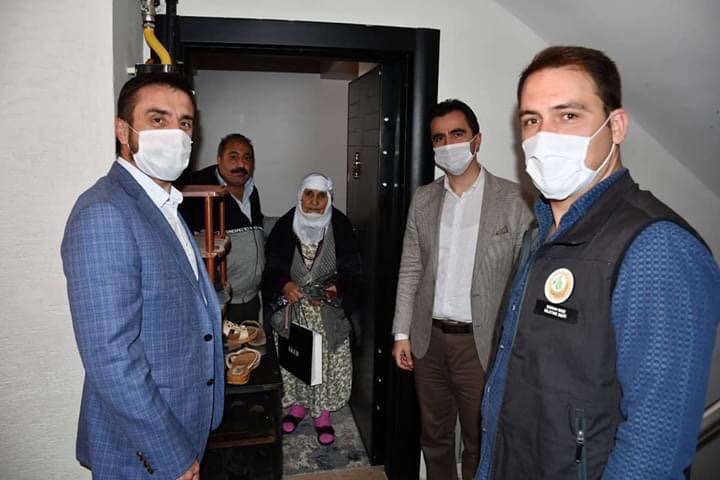 Başkandan Anneler Günü Ziyareti