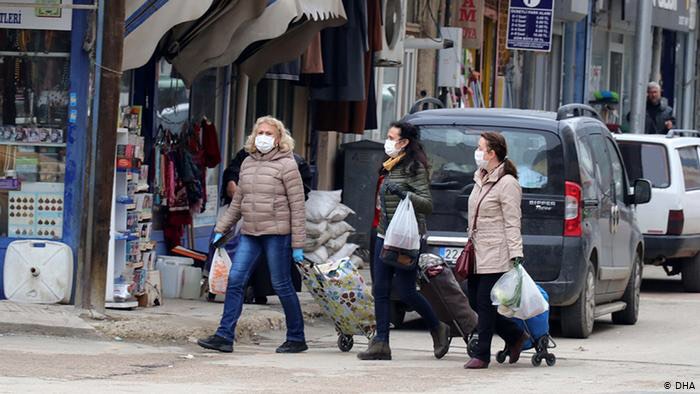 10 İL DE MASKESİZ SOKAĞA ÇIKMAK YASAKLANDI
