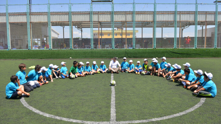 BEYAZIT MAHALLESİ’NDE BULUNAN HALISAHA YENİLEME ÇALIŞMALARINDA SONA YAKLAŞTI.