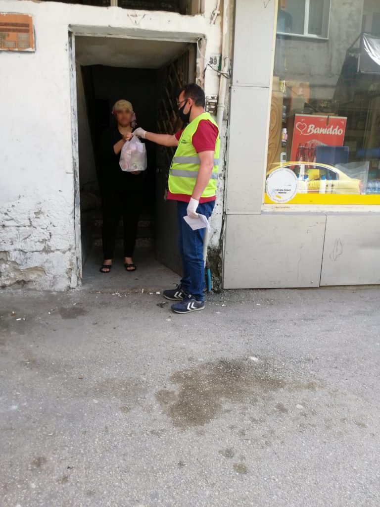 100 ENGELLİ AİLESİNE SICAK YEMEK DESTEĞİNDE BULUNDUK
