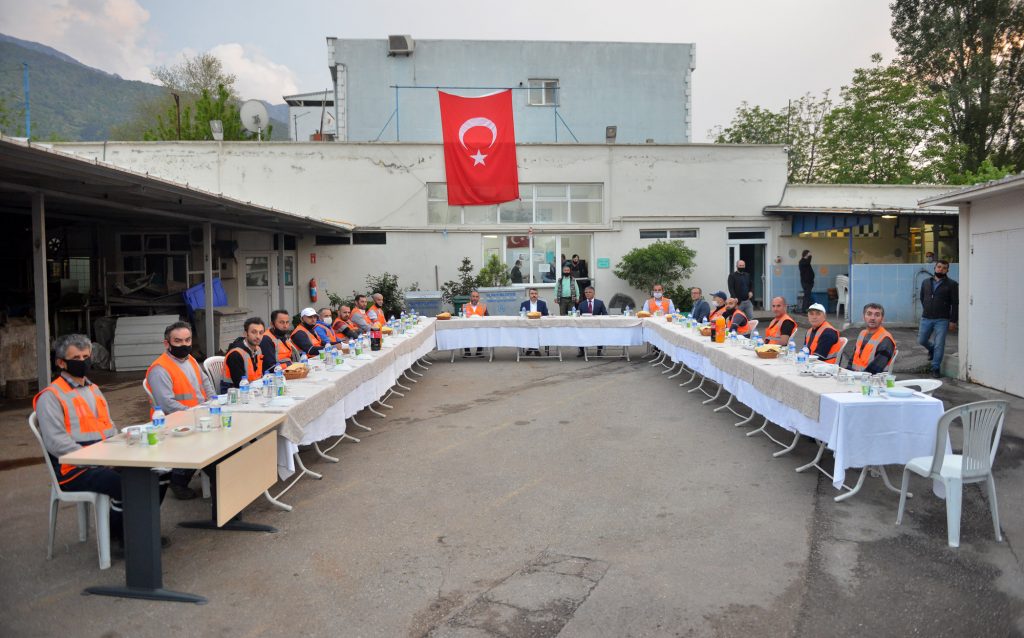 BAŞKAN YILMAZ’DAN EMEKÇİLERLE İFTAR