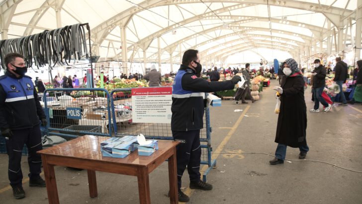 Nilüfer’de giyim pazarları hafta içinde açılacak