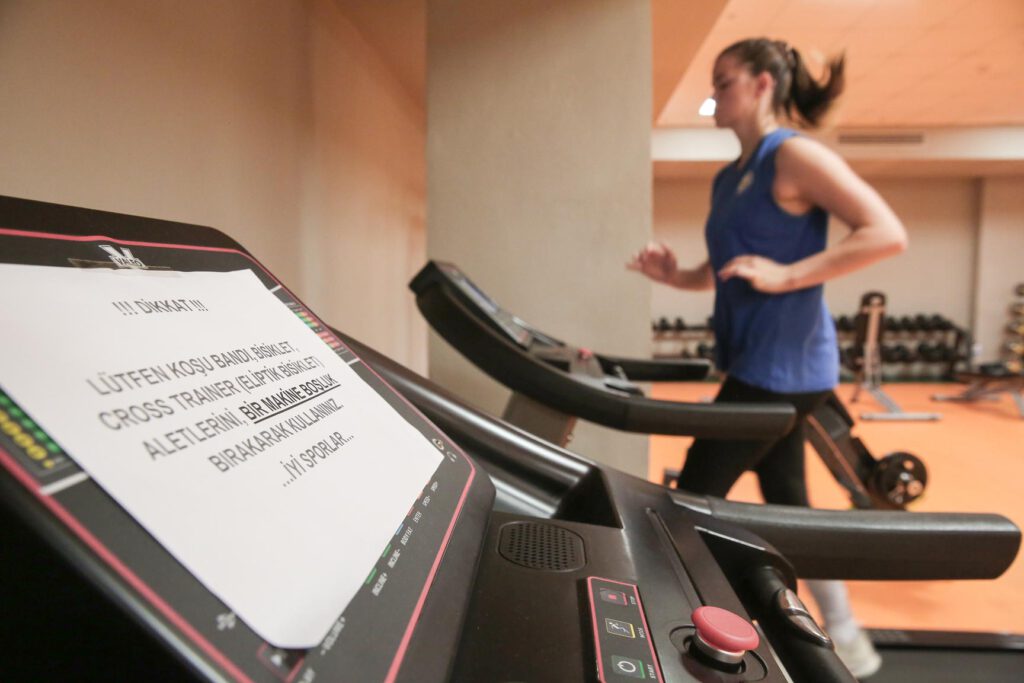 Nilüfer’de spor salonları ve havuzlar yeniden açıldı
