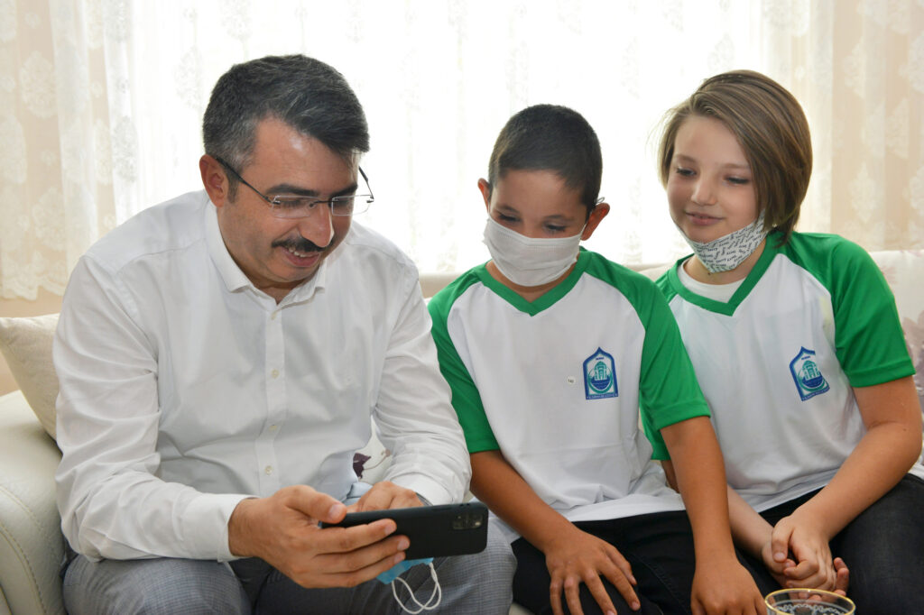 BAŞKAN YILMAZ, AKİF AMCA’YA MİSAFİR OLDU