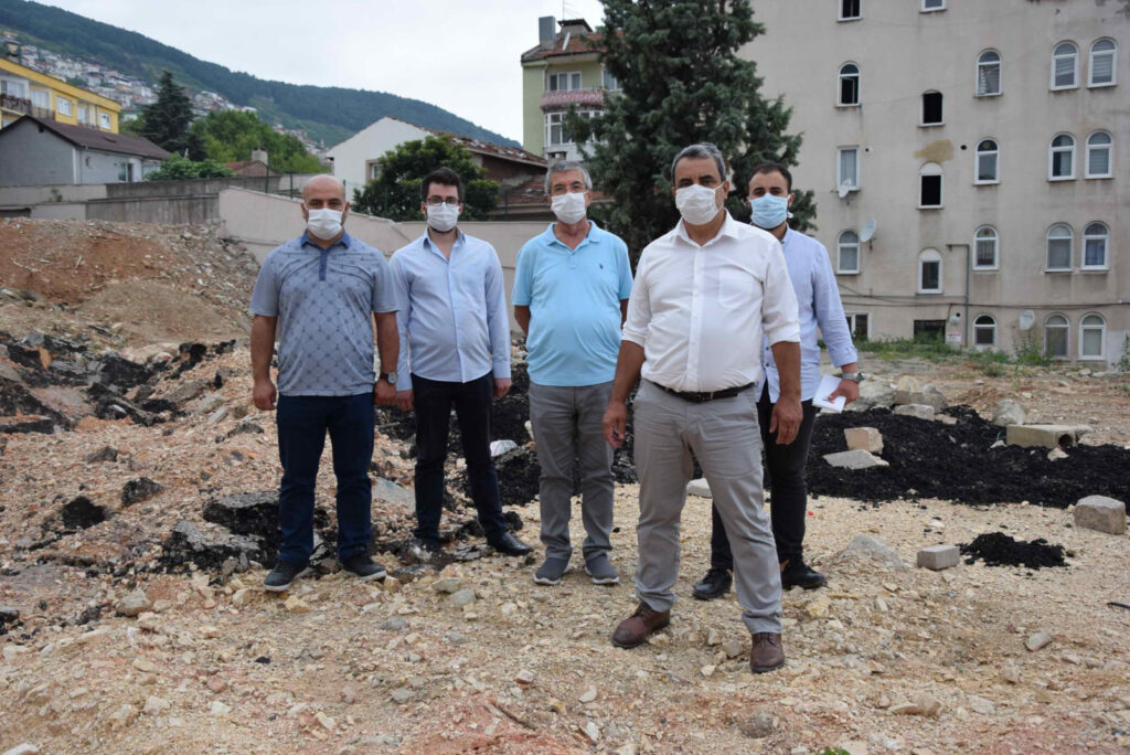 “Bursa’da yıkılan okullar ne zaman yeniden yapılacak?”
