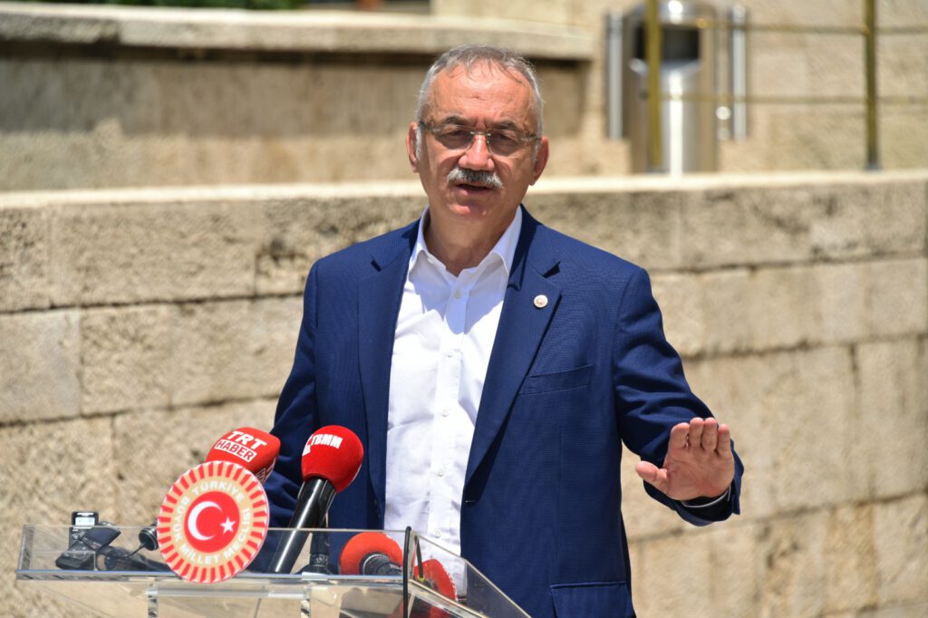 Kritik Eşiği Geçemeyeceğiz!