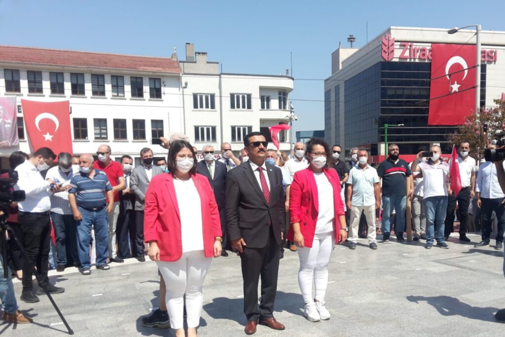 İYİ PARTİ’DEN GÖRKEMLİ KUTLAMA İYİ PARTİ ENGEL TANIMADI
