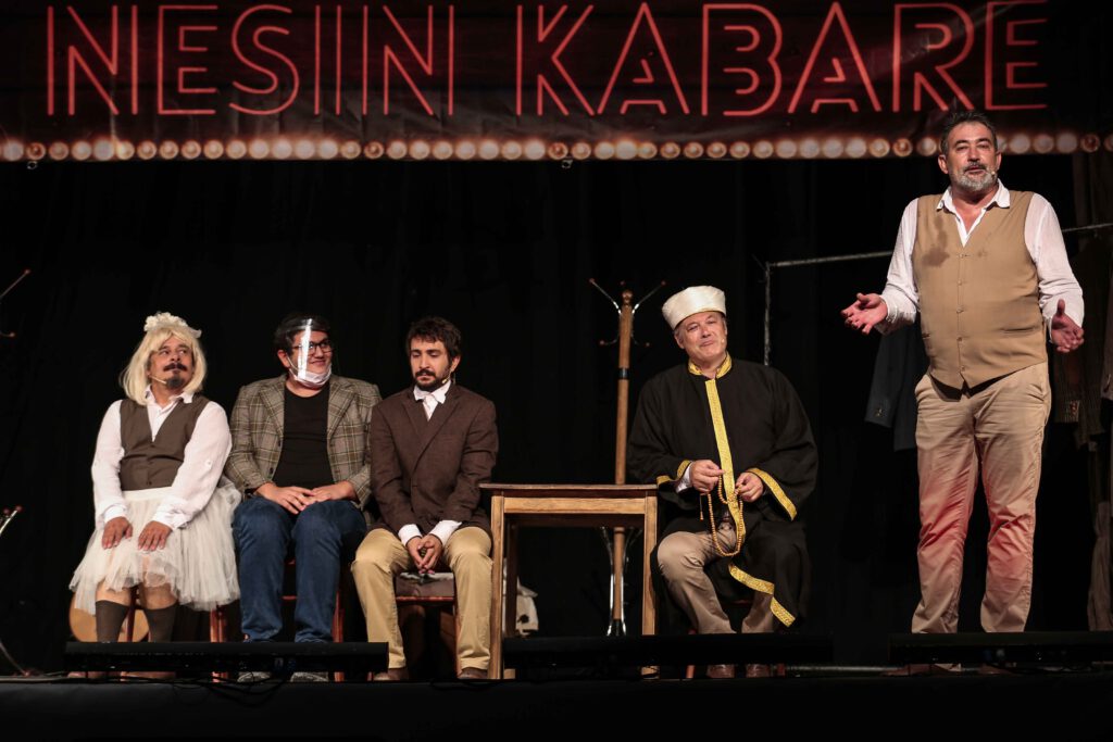 “Aziz Nesin Kabare” Nilüfer’de sahnelendi