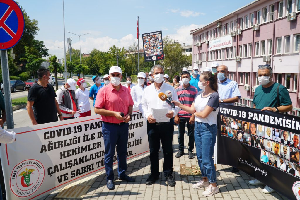 “Hekimler için alkışların yerini hüzün almıştır”