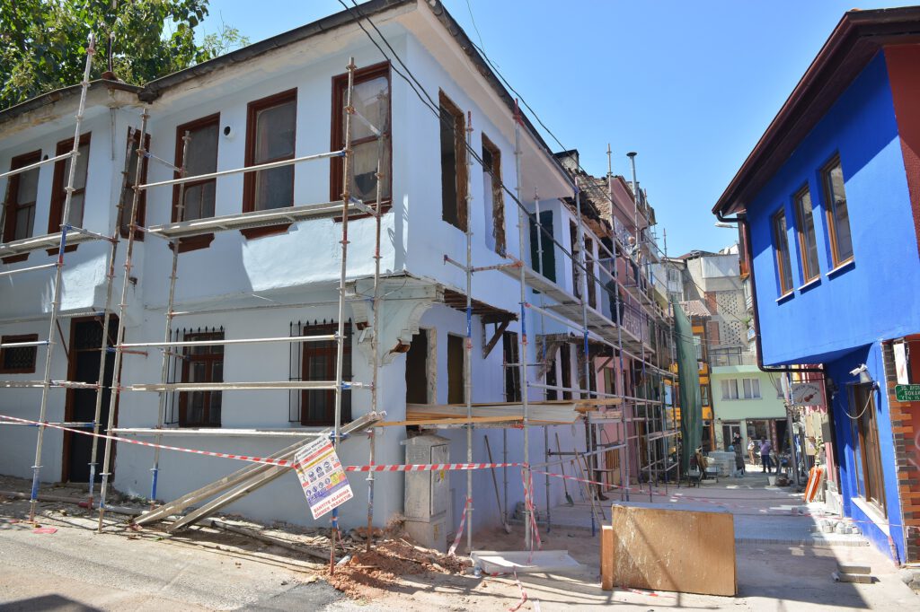 ‘KAFELER SOKAĞI’NIN ÇEHRESİ DEĞİŞİYOR