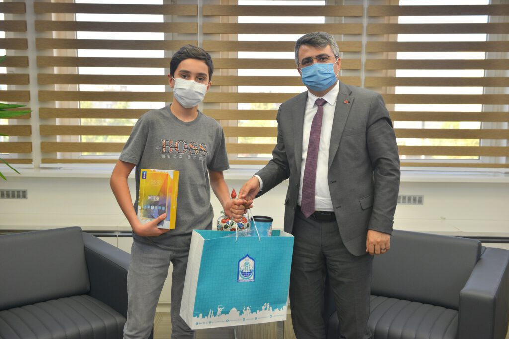 BAŞKAN YILMAZ, LGS TÜRKİYE BİRİNCİSİNİ AĞIRLADI