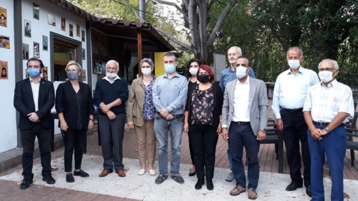 Okullar Pandemi Nedeniylemi Kapalı Sanıyorsunuz!