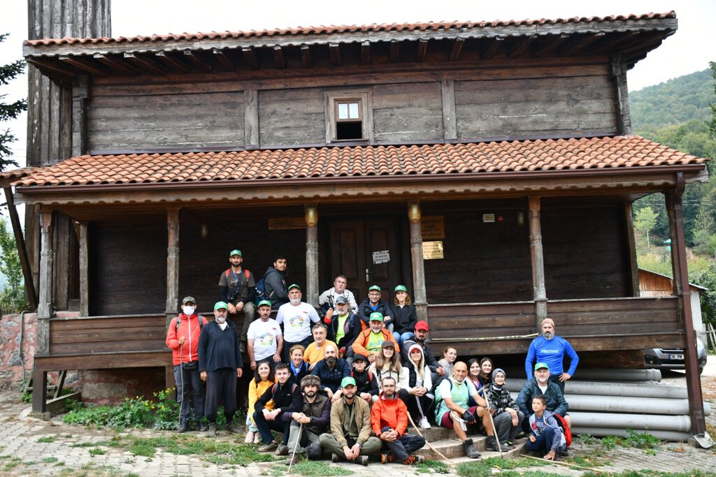 İZNİK’İN DOĞASI YÜRÜYÜŞ SEVERLERİ BEKLİYOR