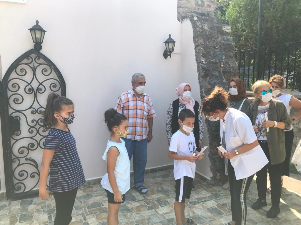 YILDIRIMLI MİNİKLER SAĞLIKLI GÜLÜMSÜYOR