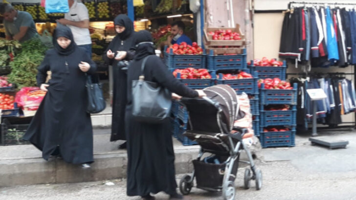 Kapılar açıldı, Suriyeliler Türkiye’yi mesken tuttu…