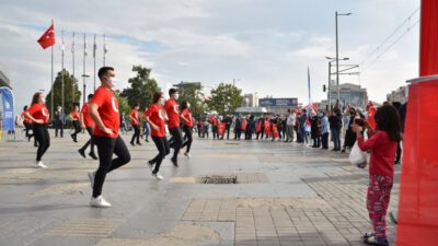 29 Ekim Cumhuriyet bayramı coşkuyla kutlanıyor