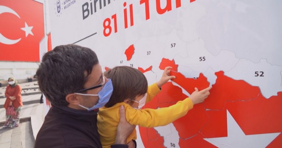 ‘Birlikte Cumhuriyetiz, 81 İl Türkiye’yiz’