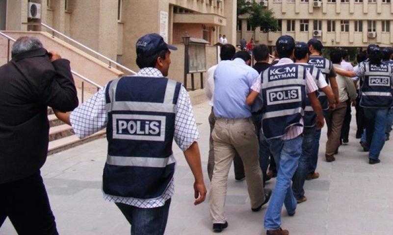Bakanlıklara FETÖ operasyonu