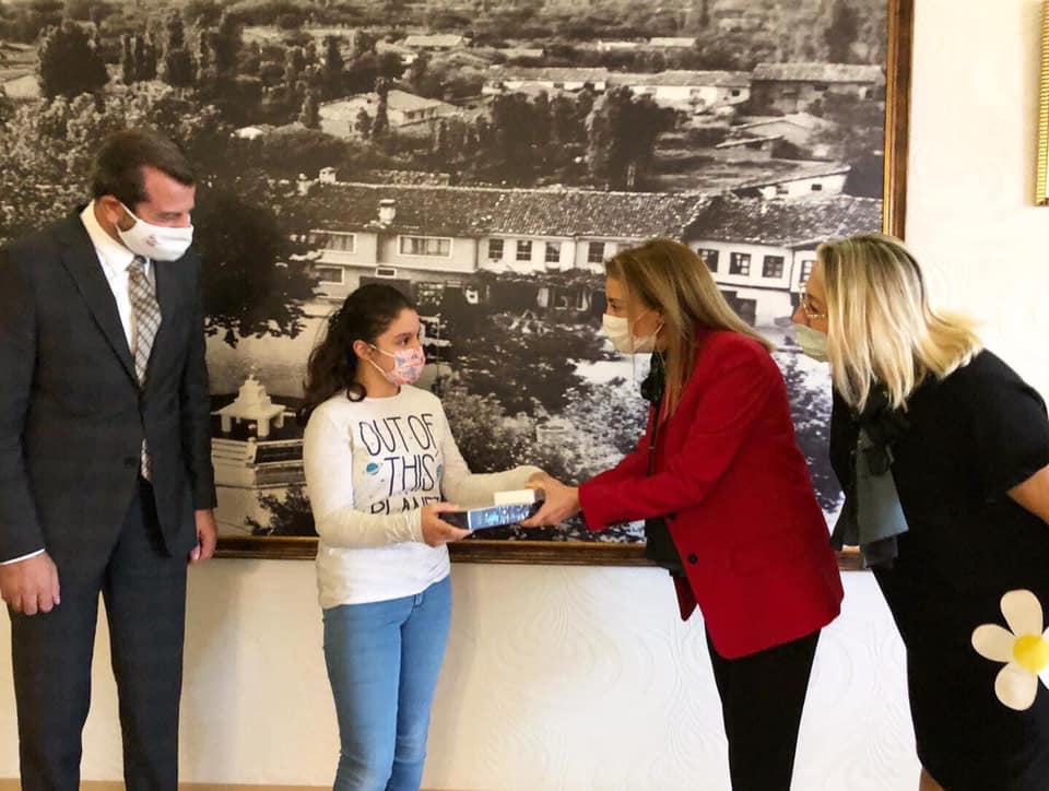 ASKIDA TABLETLER ÖĞRENCİLERE ULAŞIYOR