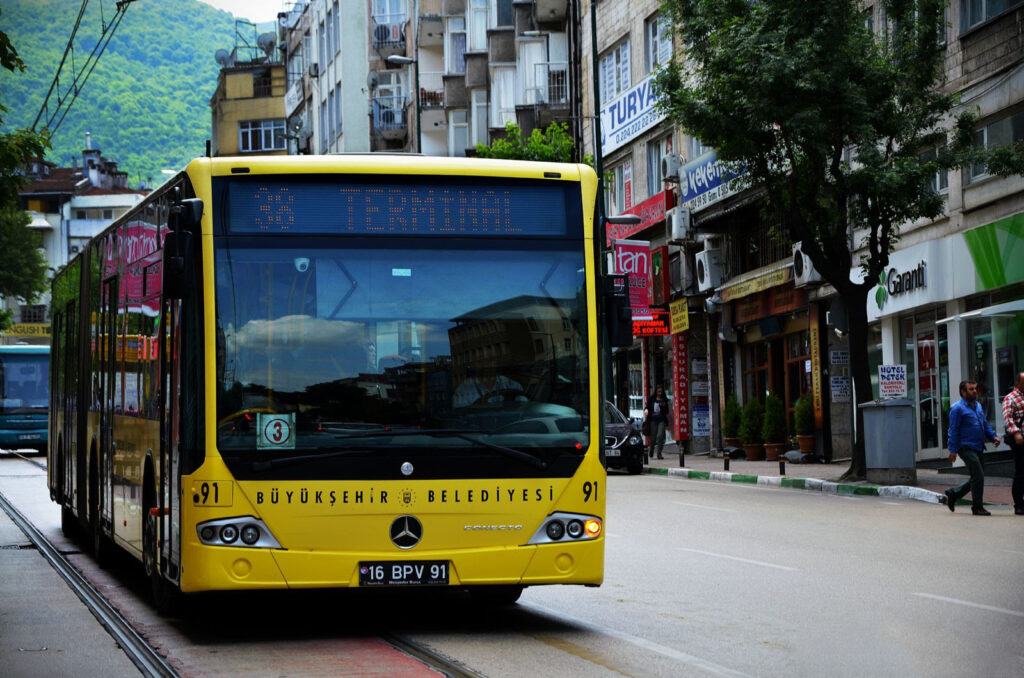 Bursa’da sağlık çalışanlarına ücretsiz ulaşım hâlâ yok!