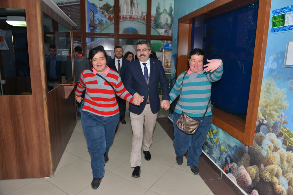 ENGELLER KALKIYOR
