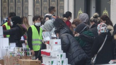 Bursa’da indirim korona virüsü unutturdu