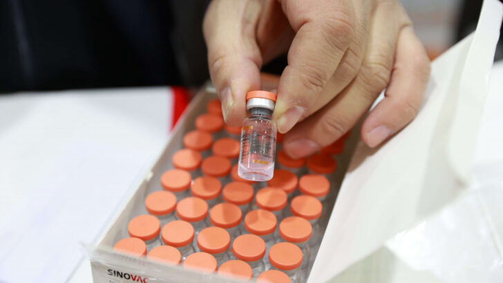 Covid-19 aşıları Sağlık Bakanlığı depolarında