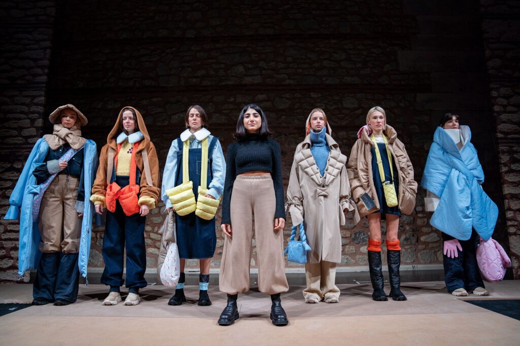 FİŞEKHANE’DE ÇEKİMLERİ GERÇEKLEŞEN 28. KOZA GENÇ MODA TASARIMCILARI YARIŞMASI’NIN KAZANANLARI AÇIKLANDI
