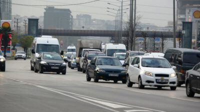 Bursa’da kısıtlama öncesi trafik yoğunluğu yaşanıyor
